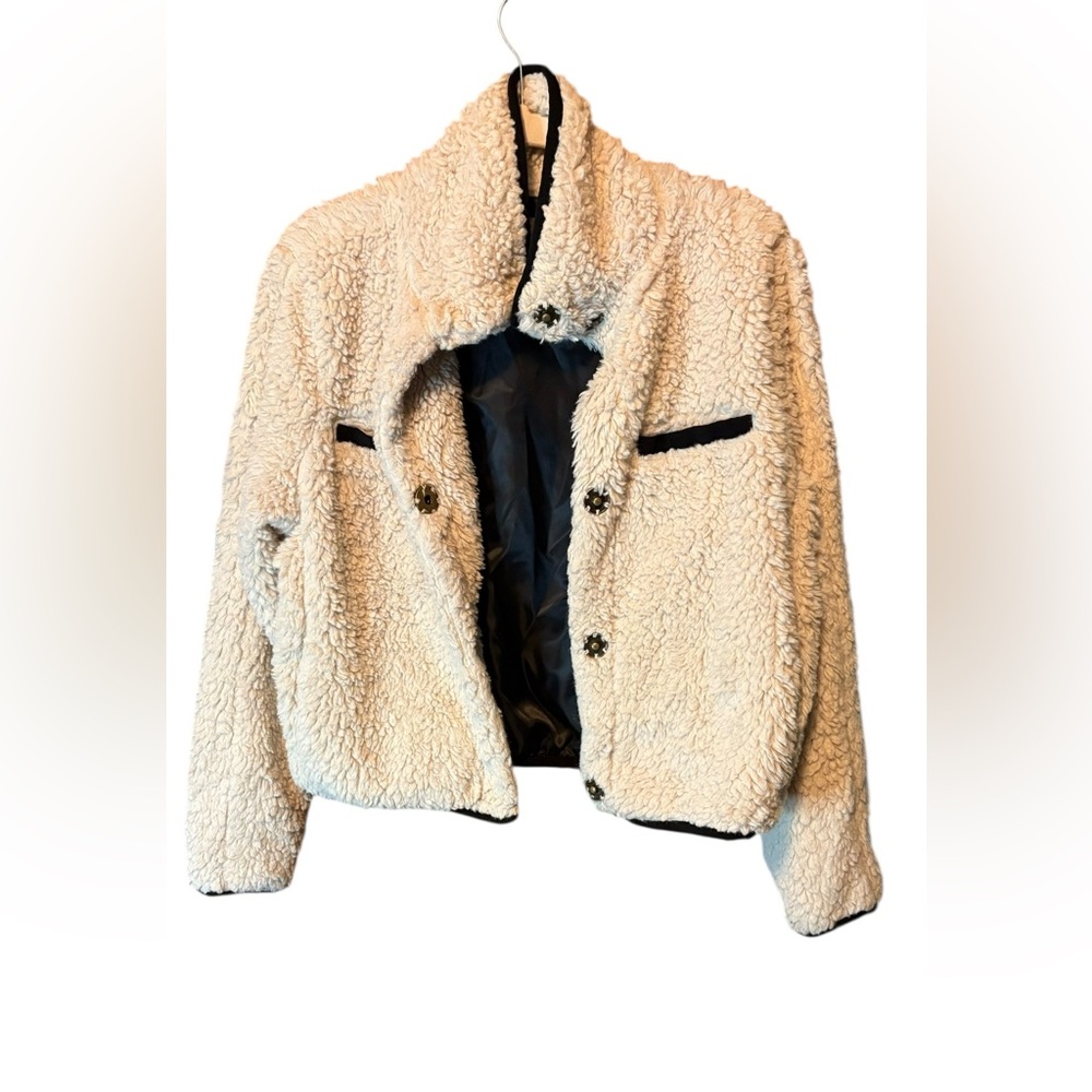 Thread & Supply Cream Teddy Jacket Black Trim Cozy Fleece Size Medium - Picture 8 of 8